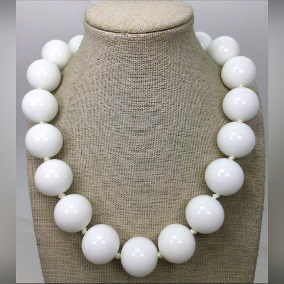NWT Banana Republic White Chunky Beaded Necklace 18" - Picture 1 of 5